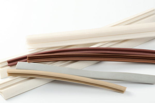 tpe和pvc材料抗老化哪個好 tpe和pvc材料抗老化哪個好