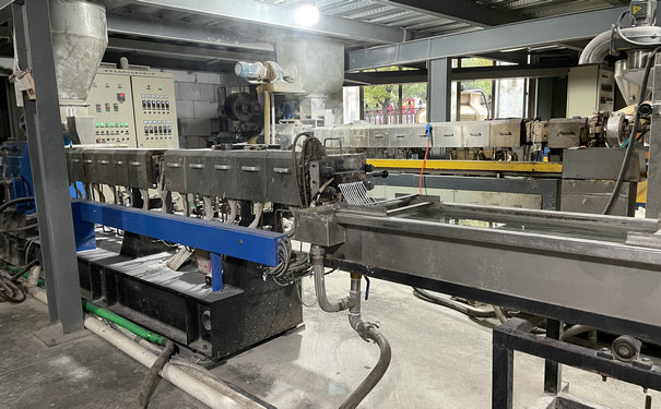 TPE軟膠擠出成型 TPE軟膠擠出成型